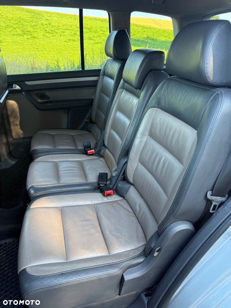 Volkswagen Touran 2.0 TDI DPF Cross - 10
