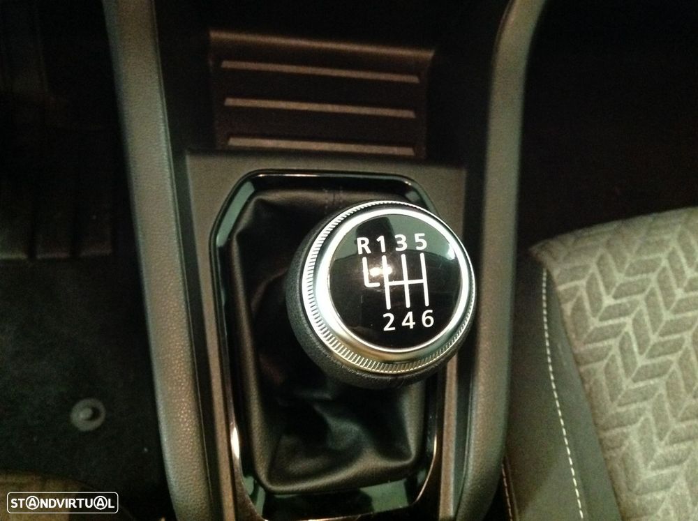 Renault Clio 1.0 TCe Techno - 38