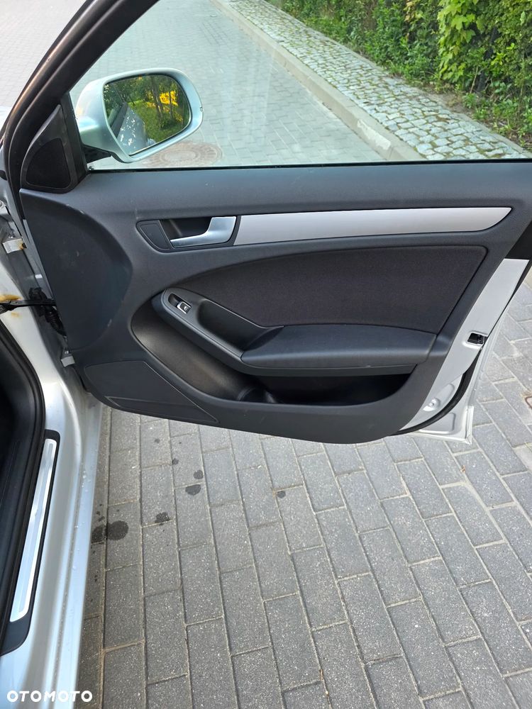 Audi A4 Limousine - 13