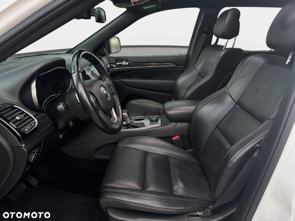 Jeep Grand Cherokee - 26