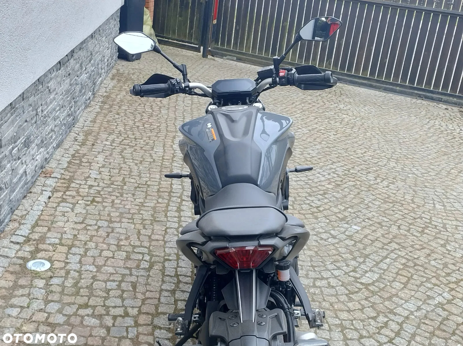 Yamaha MT - 9