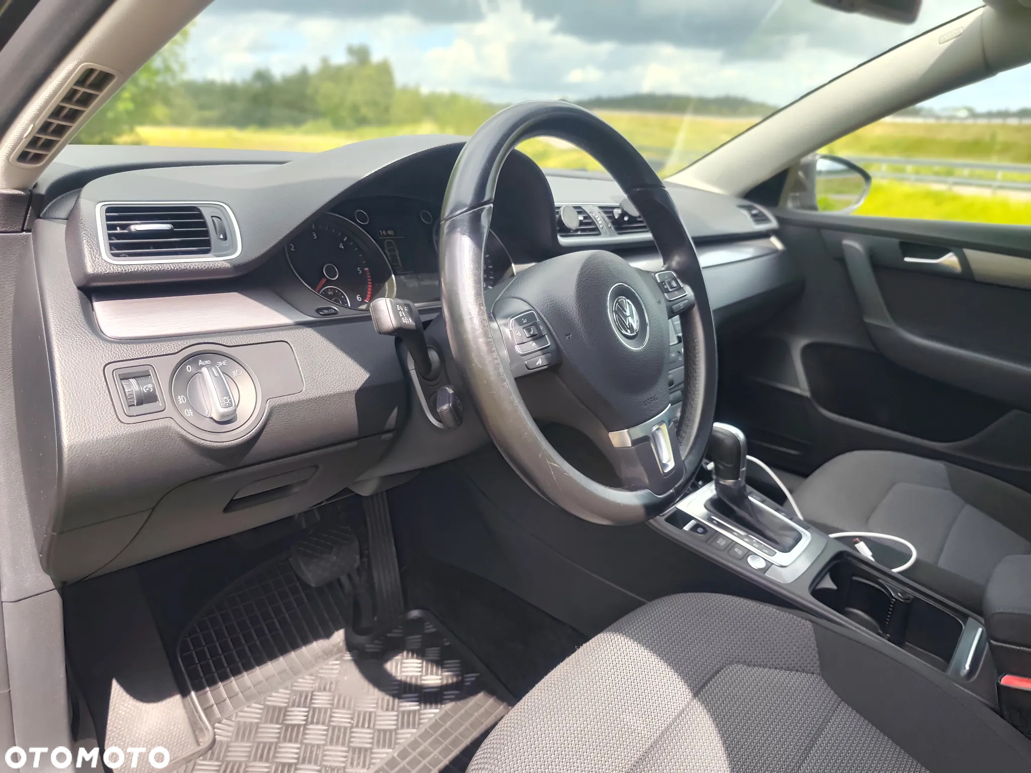 Volkswagen Passat 2.0 TDI Comfortline DSG - 17