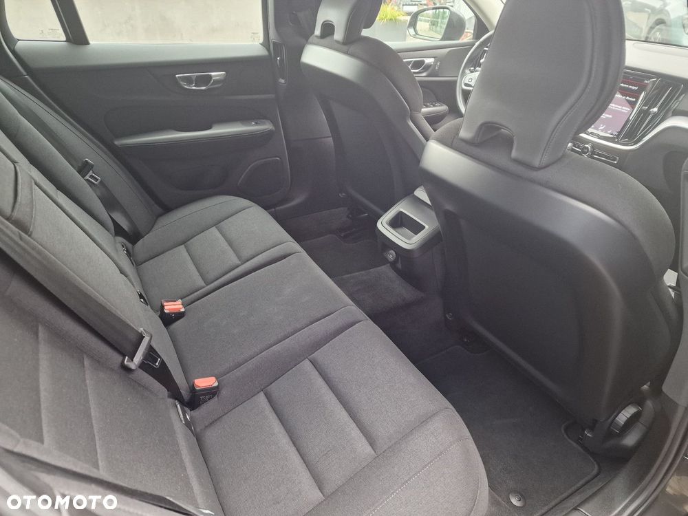 Volvo V60 Cross Country - 14