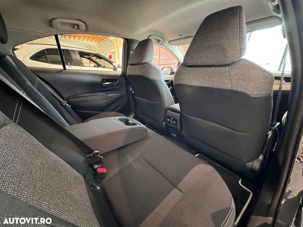 Toyota Corolla Sedan 1.8 HSD Dynamic - 26