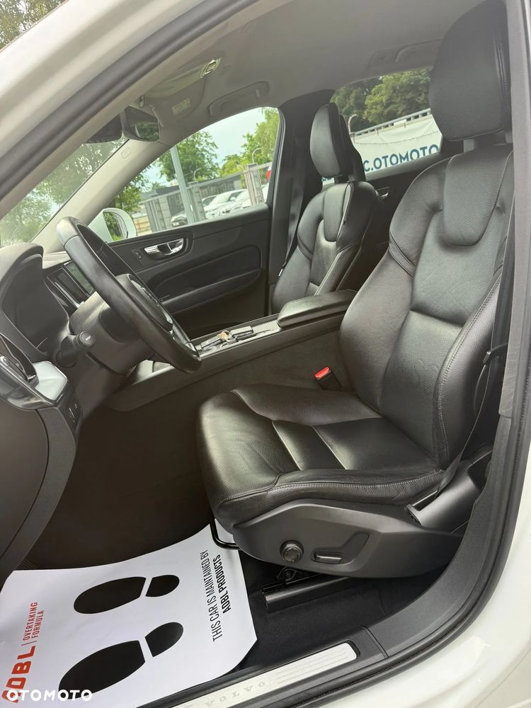 Volvo XC 60 D4 AWD Momentum - 11