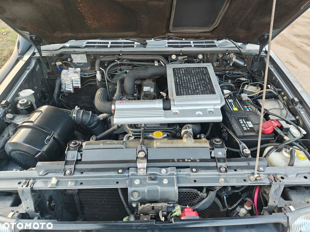 Mitsubishi Pajero 2.8 TD GLS 4os - 13