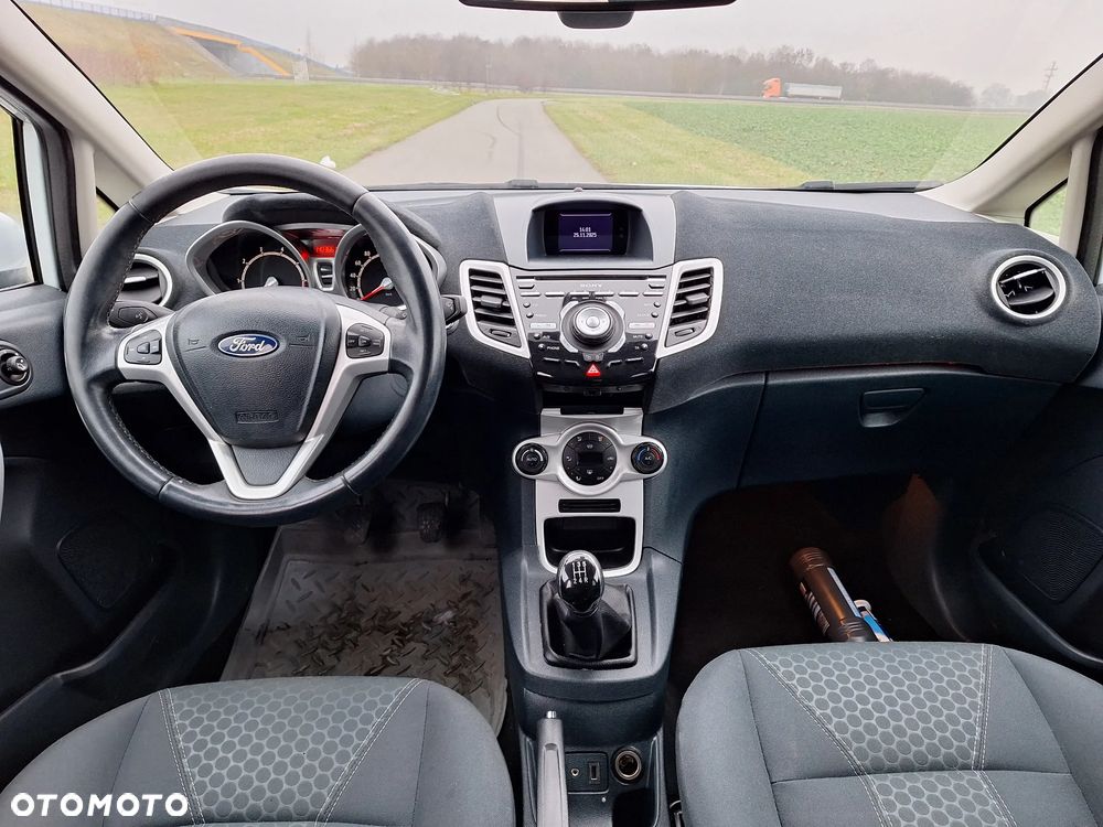 Ford Fiesta 1.6 Ti-VCT Titanium - 11