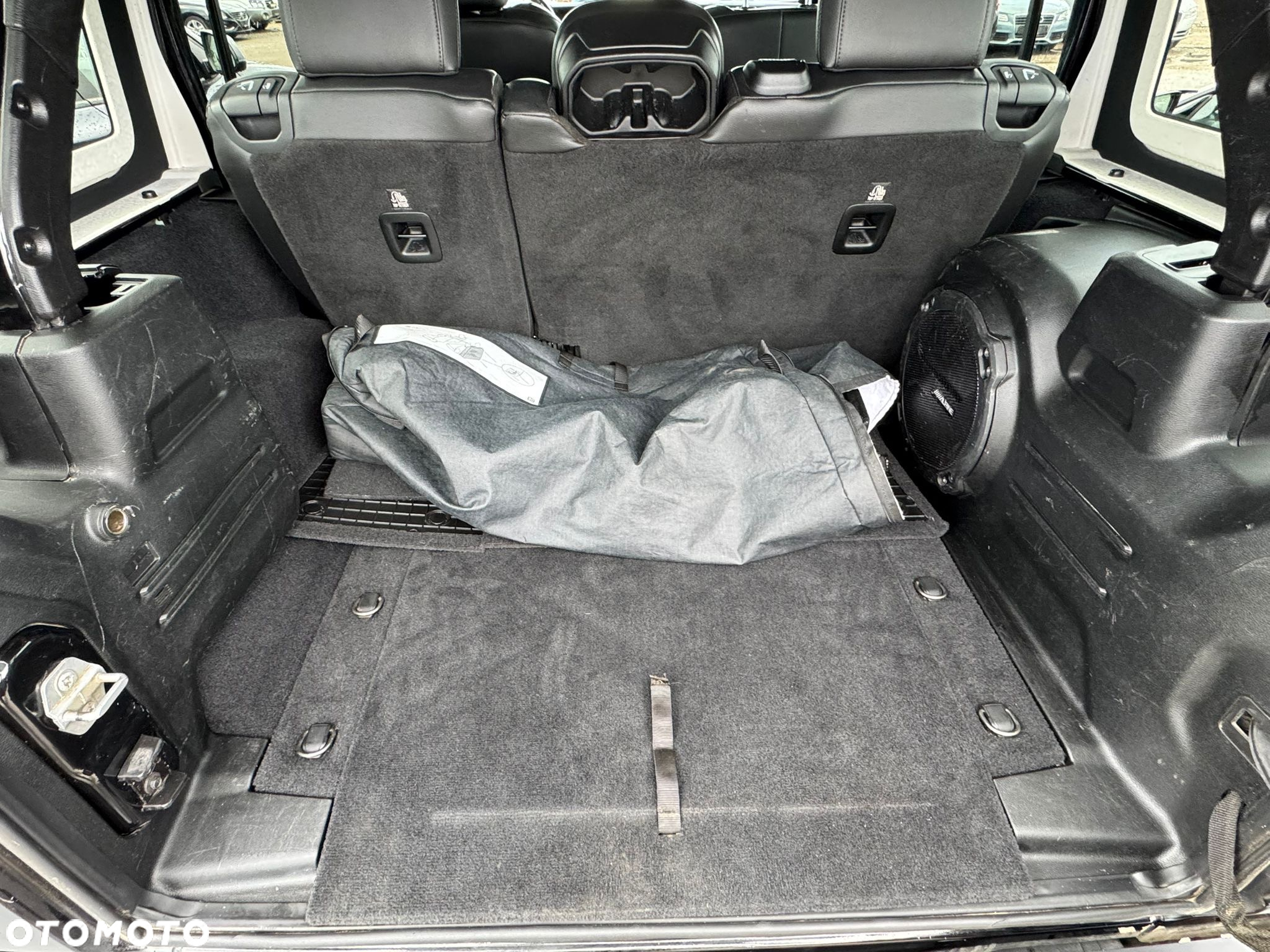 Jeep Wrangler Unlimited 2.2 CRD Sahara - 12