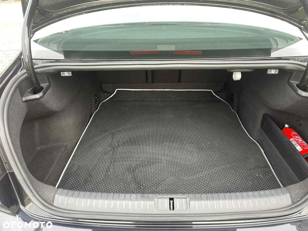 Volkswagen Passat 2.0 TDI BMT Highline - 11