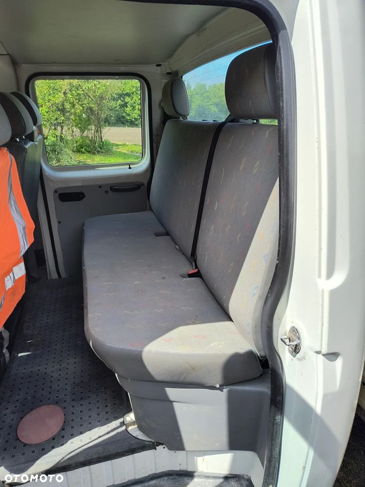 Volkswagen Transporter - 11