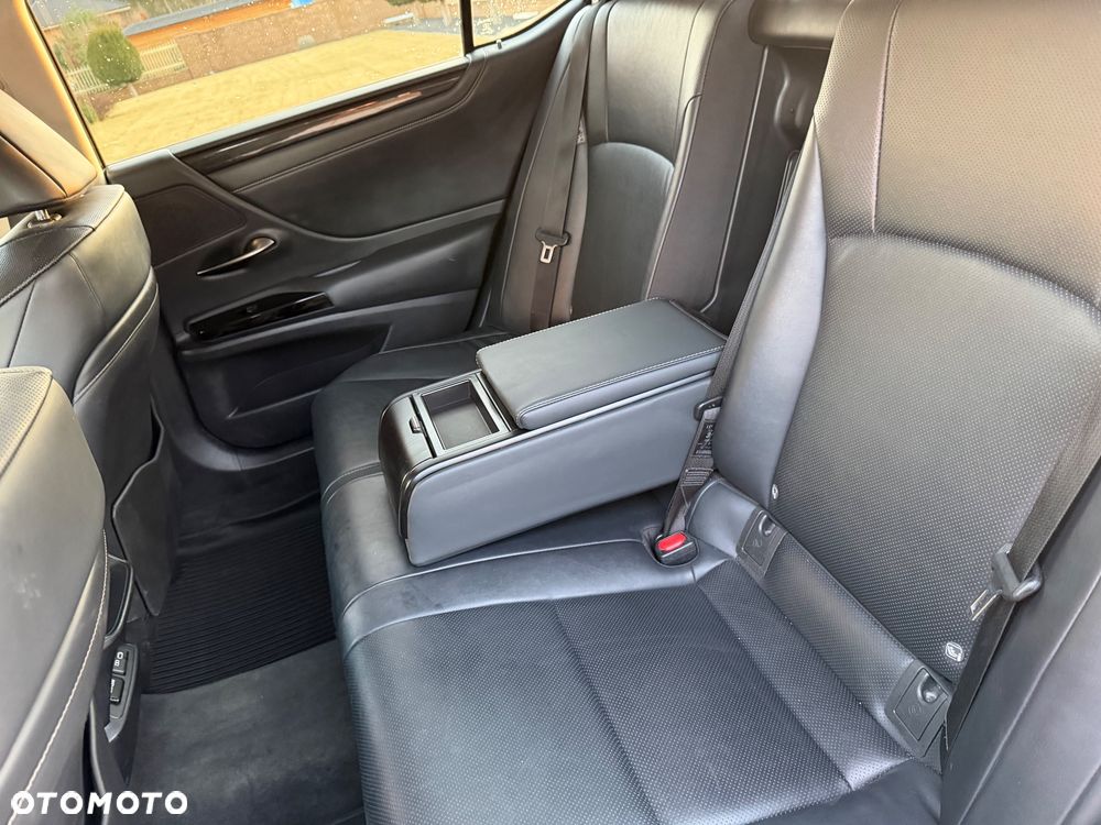 Lexus ES 300h Business Edition - 7