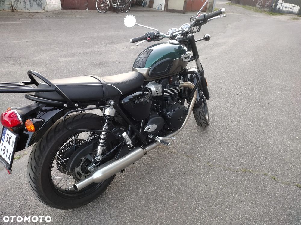 Triumph Bonneville - 6