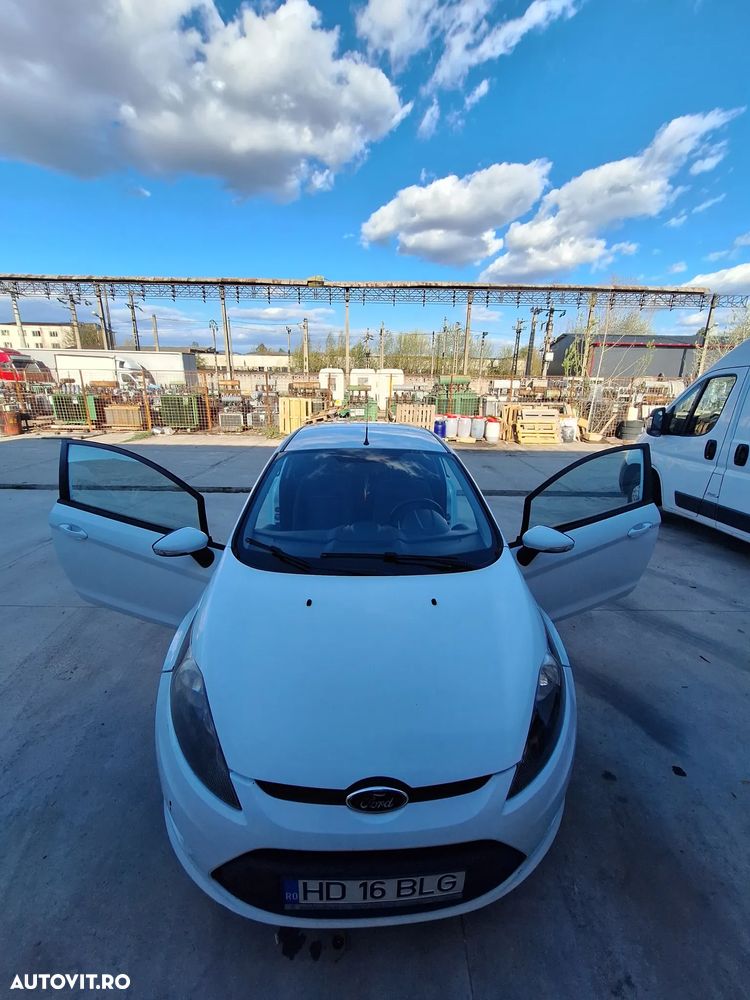 Ford Fiesta 1.4 TDCI Ambiente - 2