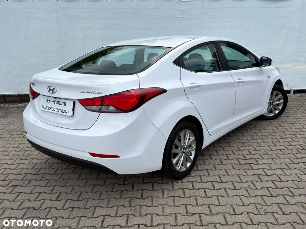 Hyundai Elantra 1.6 Comfort - 5