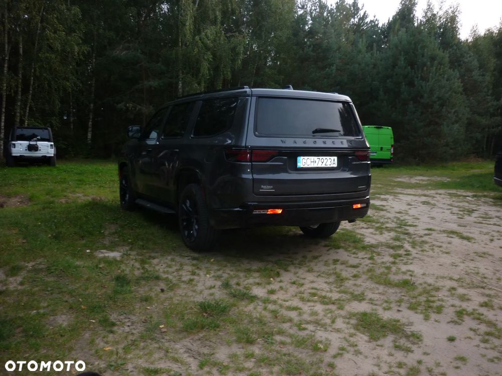 Jeep Wagoneer - 4