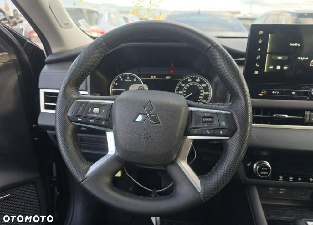 Mitsubishi Outlander - 8