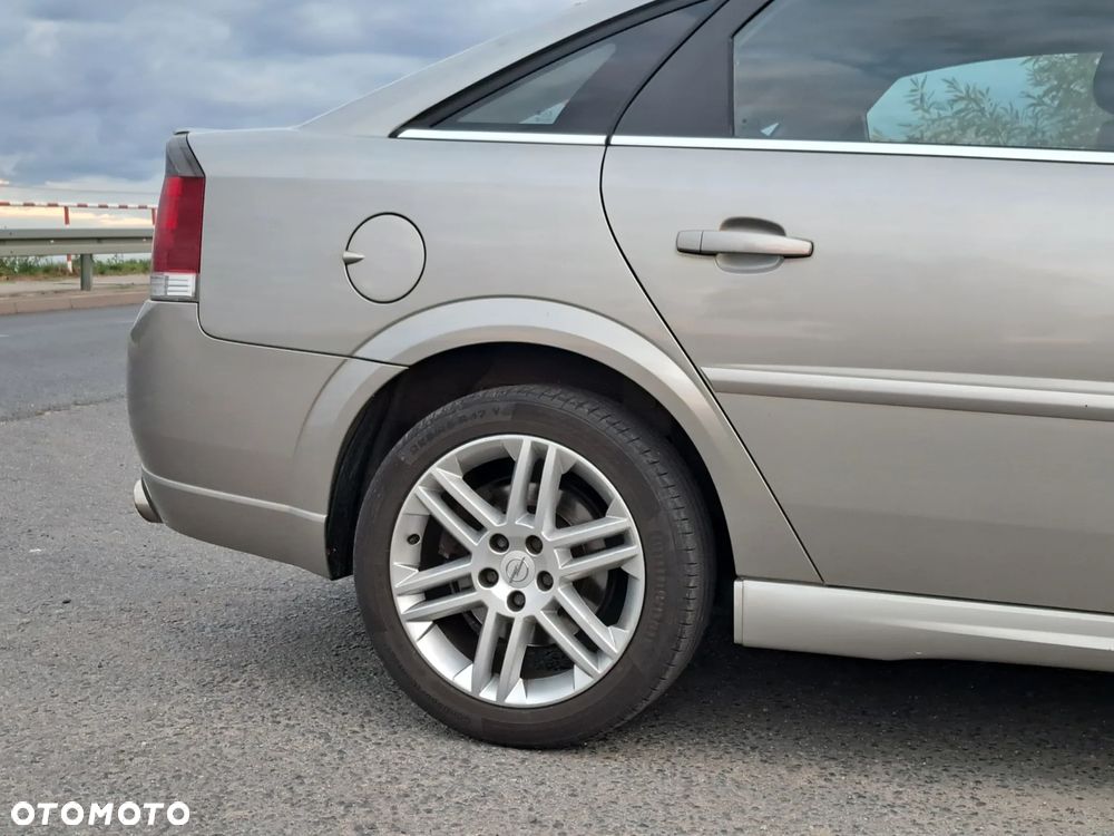 Opel Vectra 3.2 Sport - 11