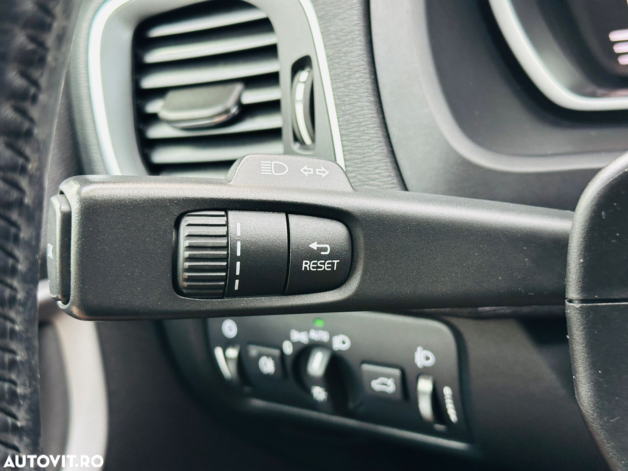 Volvo V40 - 36