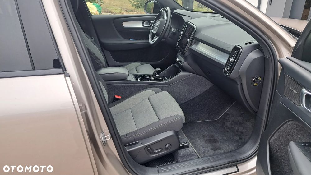 Volvo XC 40 B3 Plus Dark - 6