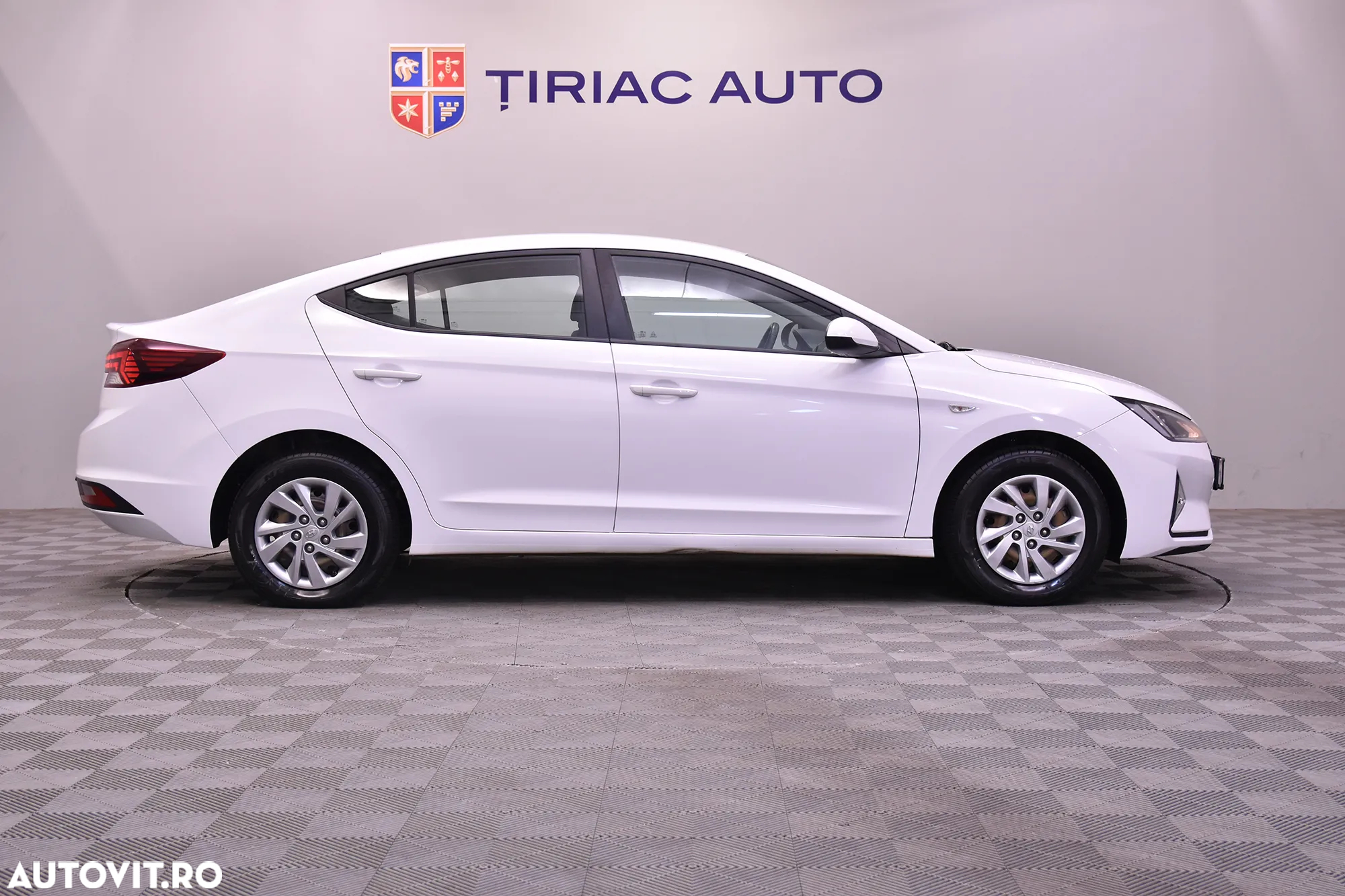 Hyundai Elantra - 6