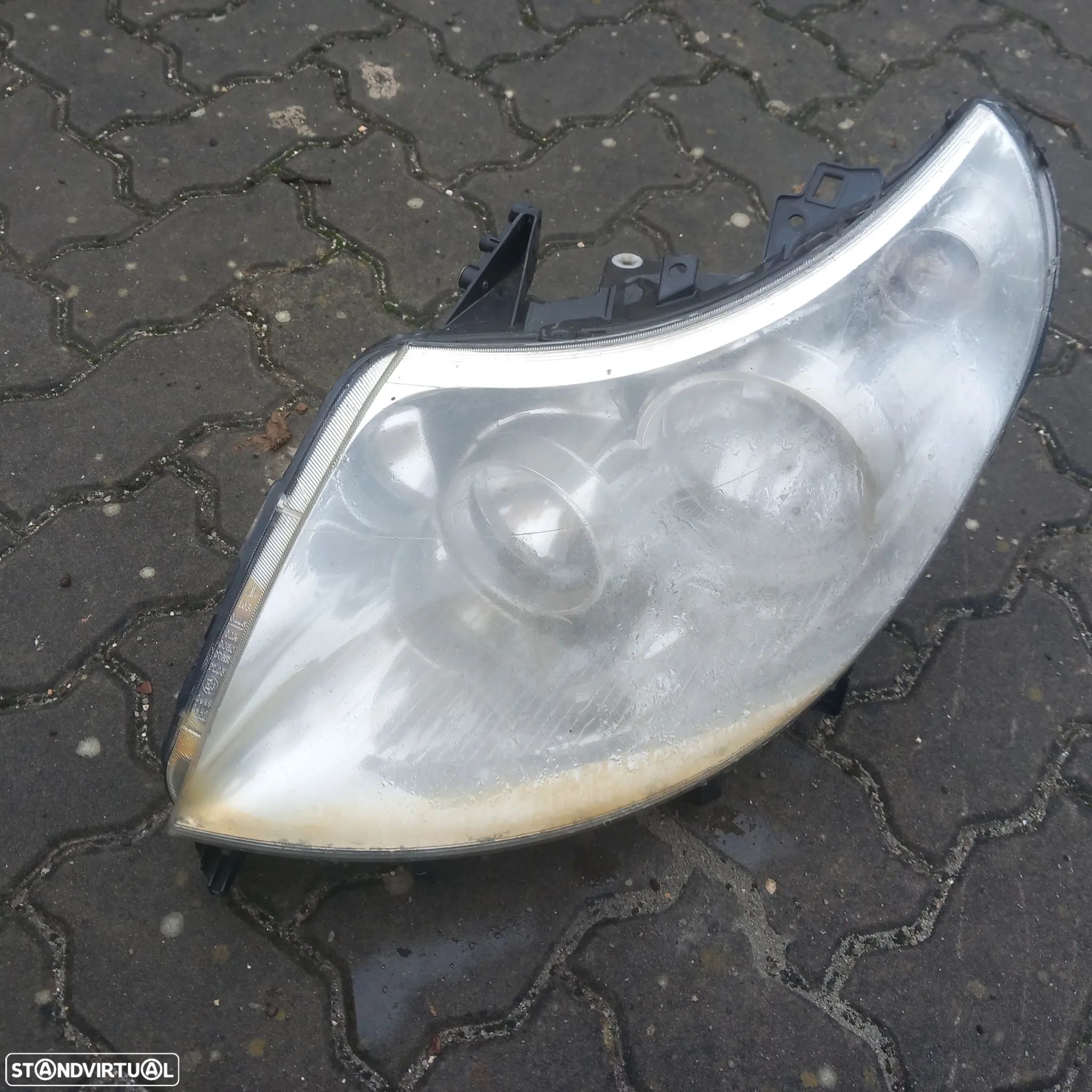 Farol condutor fiat ducatto ( tem um apoolio cima partido) - 1