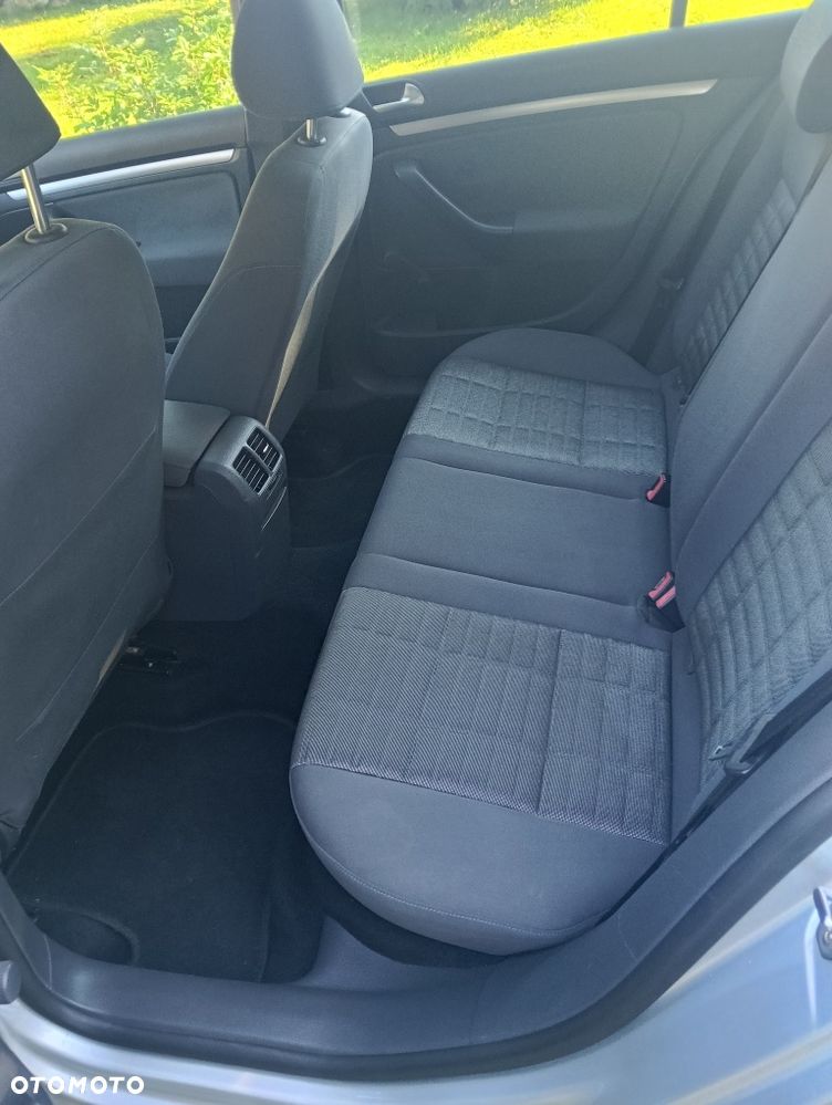 Volkswagen Golf - 8