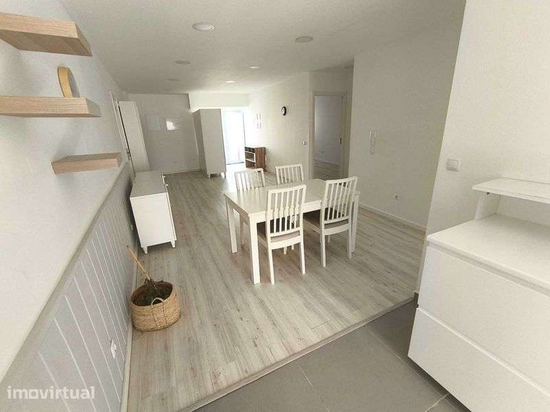 Arrenda-se apartamento T2 no centro histórico em setúbal - Grande imagem: 2/12