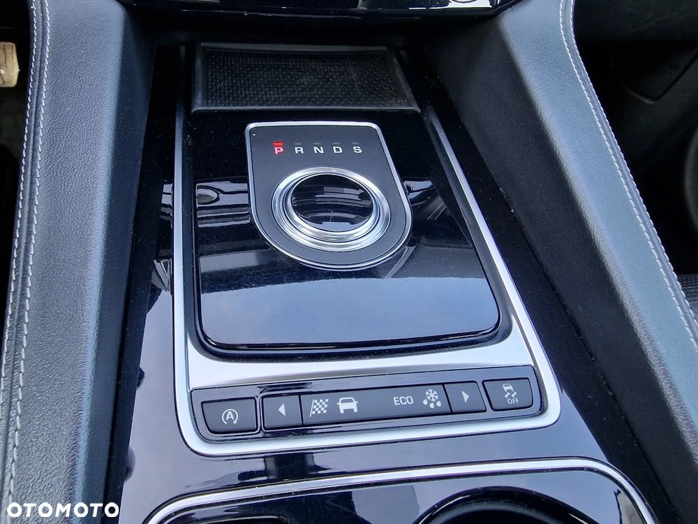 Jaguar F-Pace 20d AWD R-Sport - 12