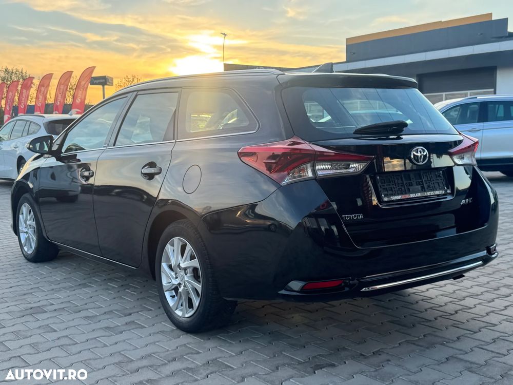 Toyota Auris 2016 photo 4