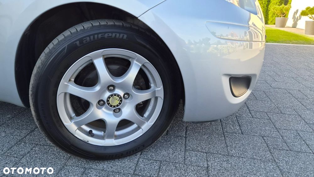 Toyota Yaris 1.33 Sol - 26