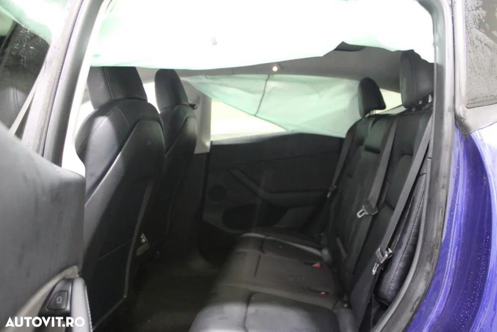 Tesla Model Y RWD - 3