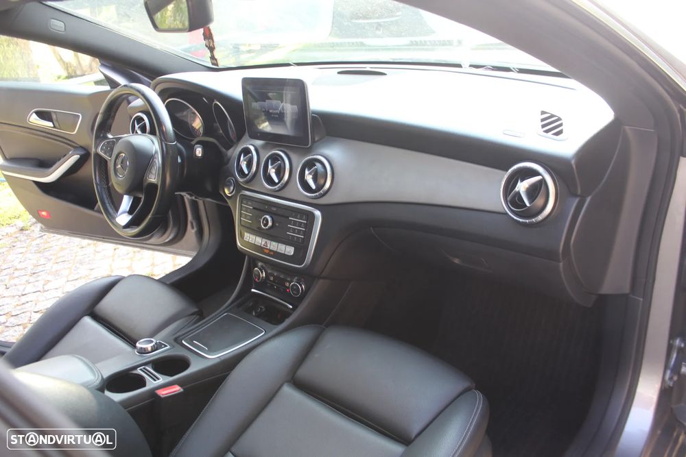 Mercedes-Benz CLA 200 d 4Matic 7G-DCT - 28