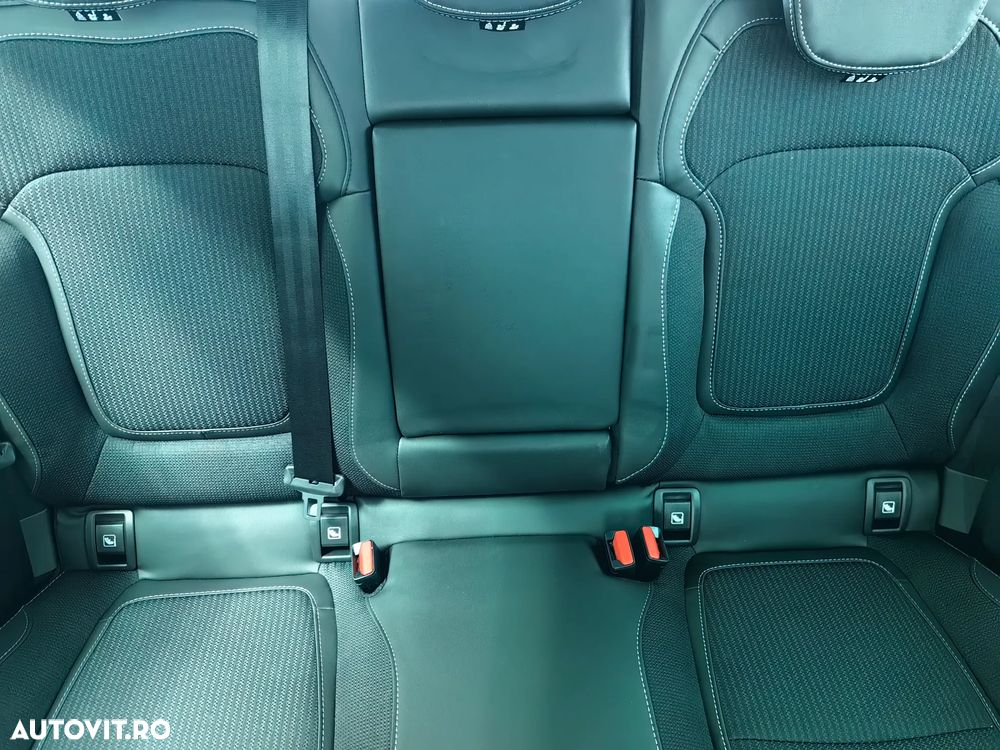 Renault Megane TCe 140 GPF EDC Techno - 12