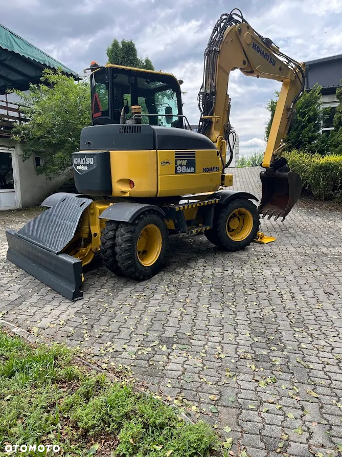 Komatsu 98MR - 17