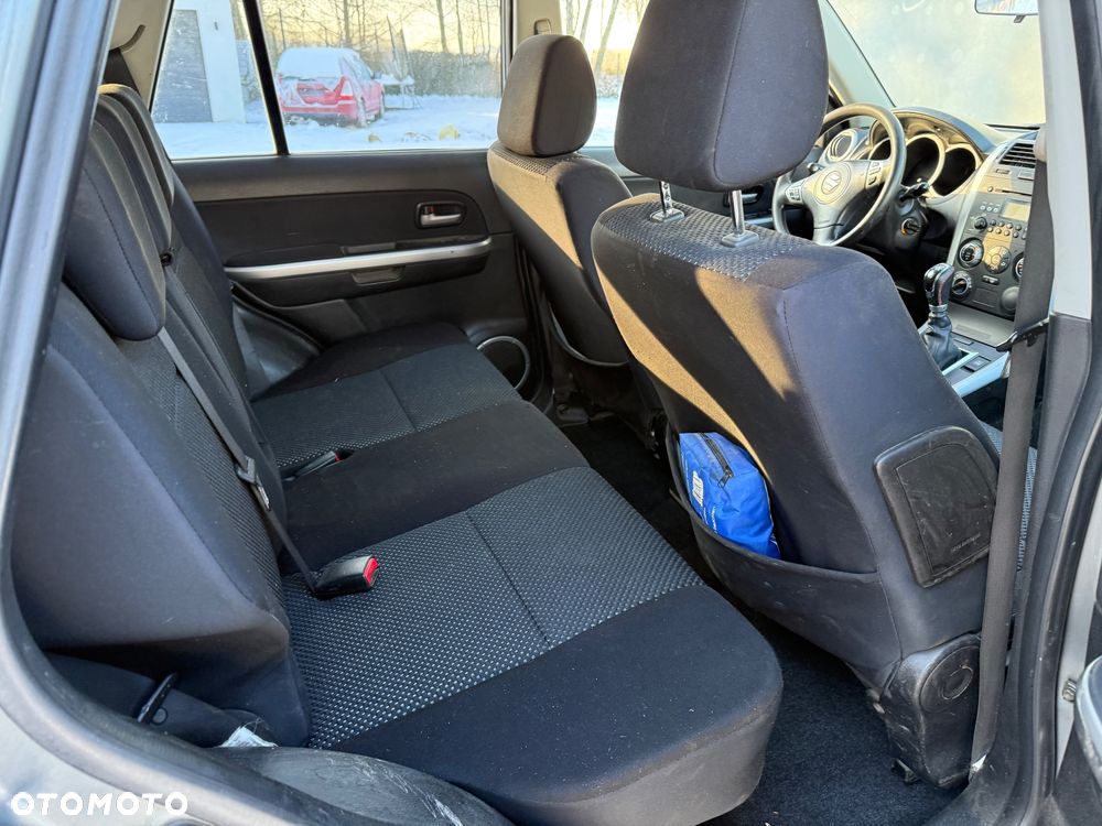 Suzuki Grand Vitara 2.0 Comfort + Family - 19