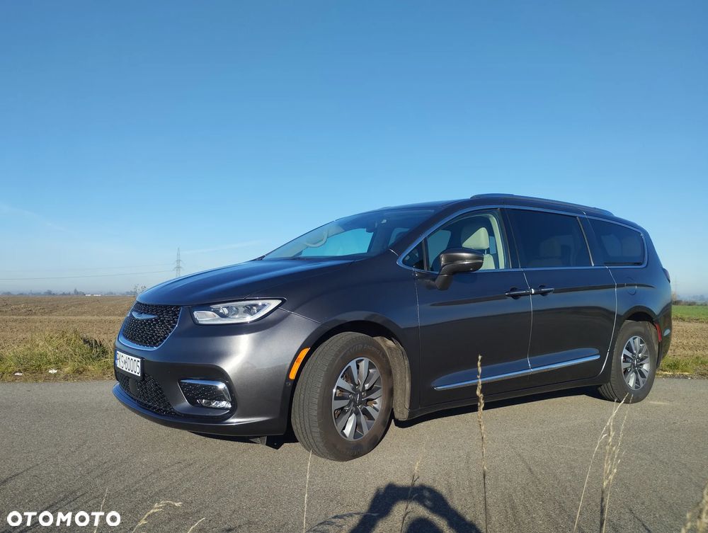 Chrysler Pacifica - 8