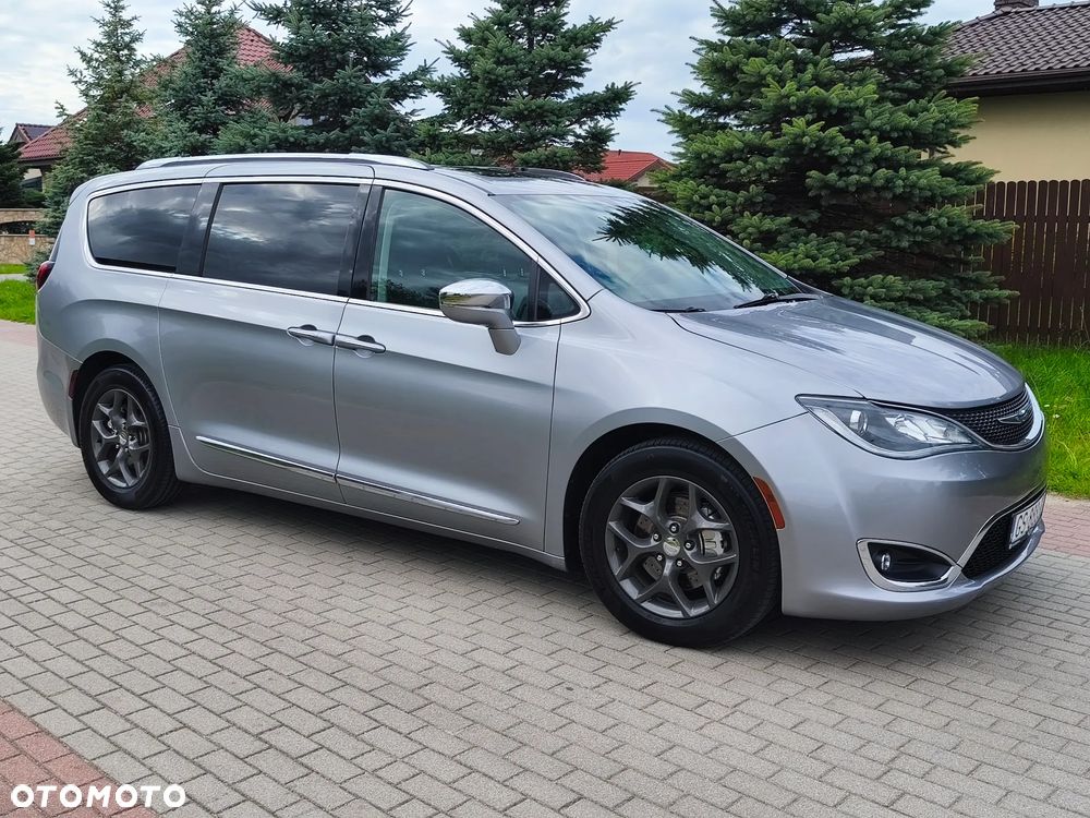 Chrysler Pacifica - 1
