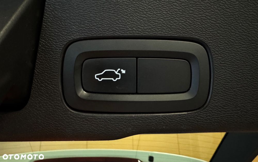 Volvo XC 60 B4 D AWD Momentum Pro - 25