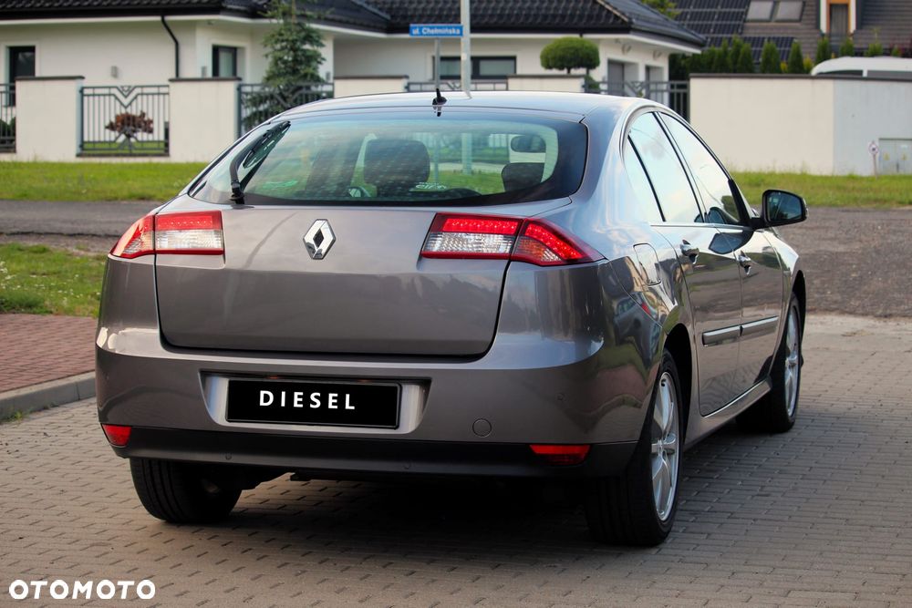 Renault Laguna dCi 110 FAP Bose Edition - 9