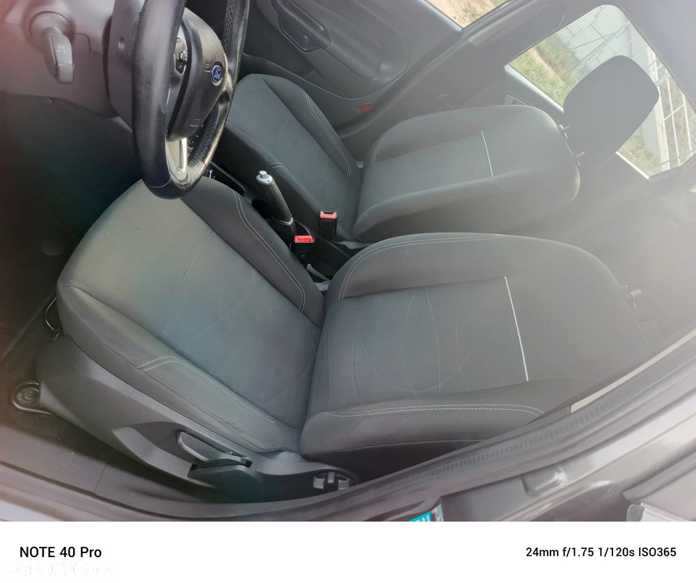 Ford Fiesta 1.5 TDCi Ambiente - 27