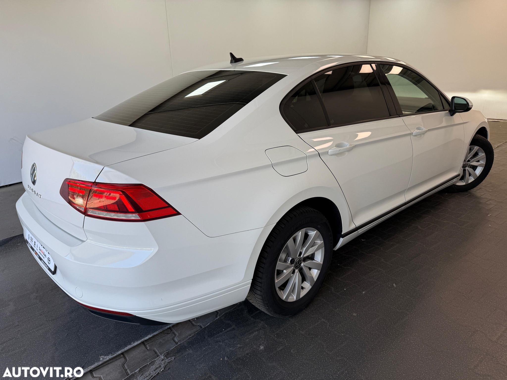Volkswagen Passat 2.0 TDI DSG Advance - 16