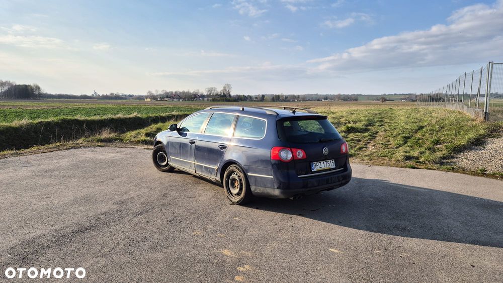 Volkswagen Passat 2.0 TDI Comfortline - 5
