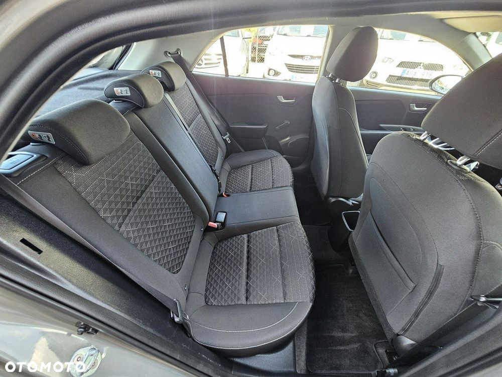 Kia Rio 1.0 T-GDI 100 Dream-Team Edition - 25