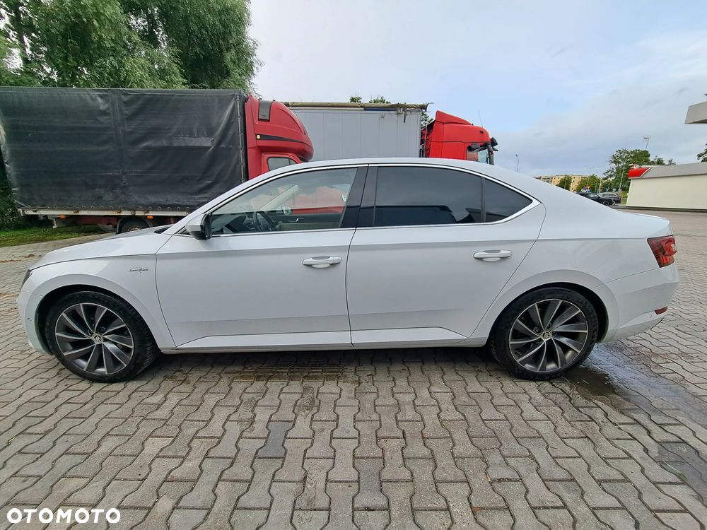 Skoda Superb 2.0 TDI 4x4 L&K DSG - 2