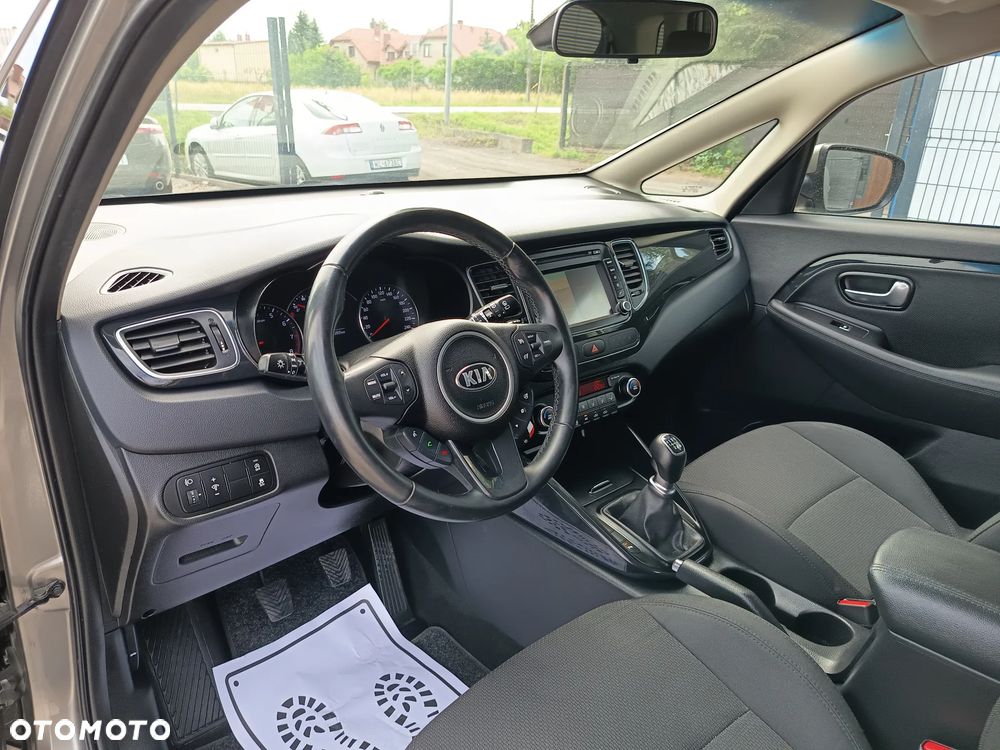 Kia Carens 1.6 GDI Attract - 16