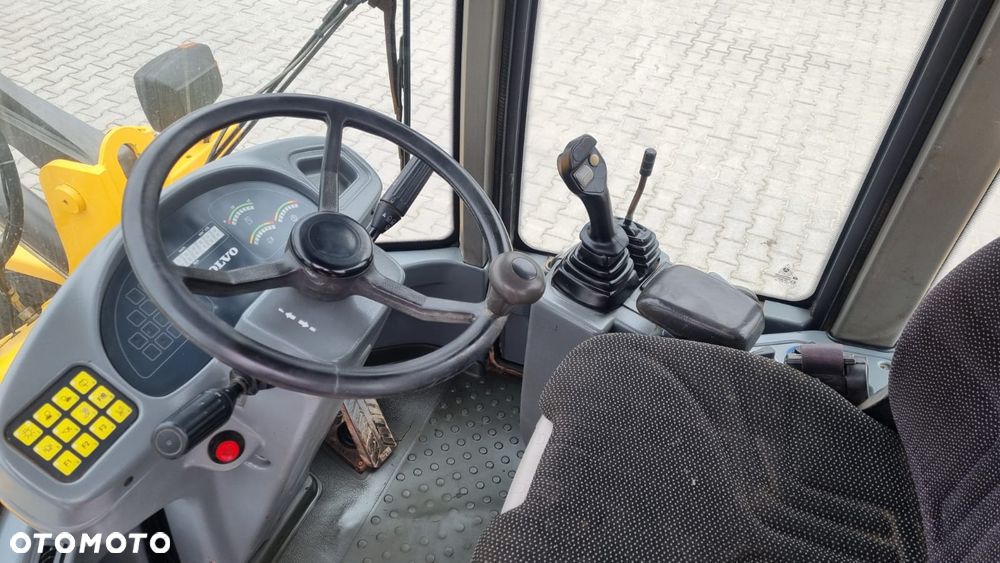 Volvo L30B/ Maszyna sprowadzona/ 6480H/ - 16