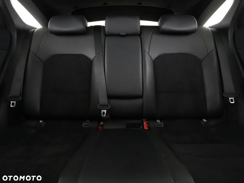 Kia ProCeed 1.6 T-GDI GT DCT - 19