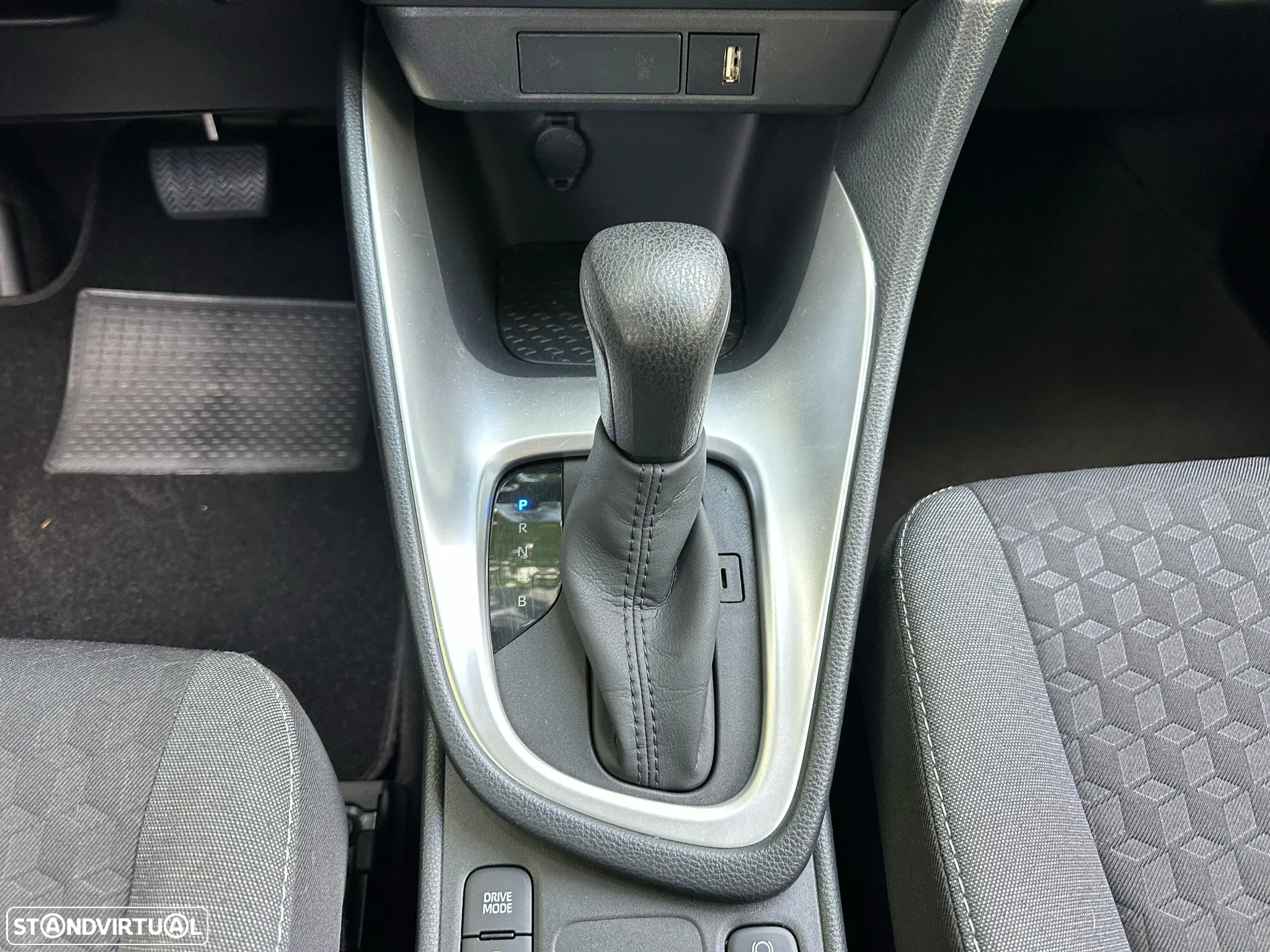 Toyota Yaris 1.5 HDF GR Sport - 31