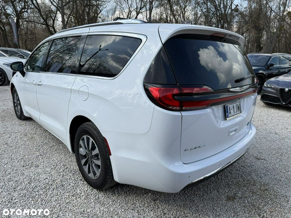 Chrysler Pacifica - 29