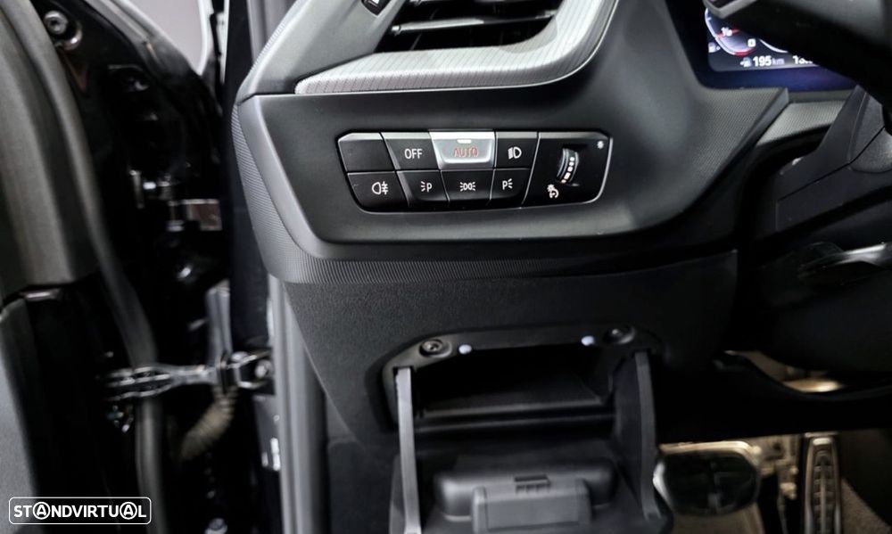 BMW 116 d Pack Desportivo M Auto - 11